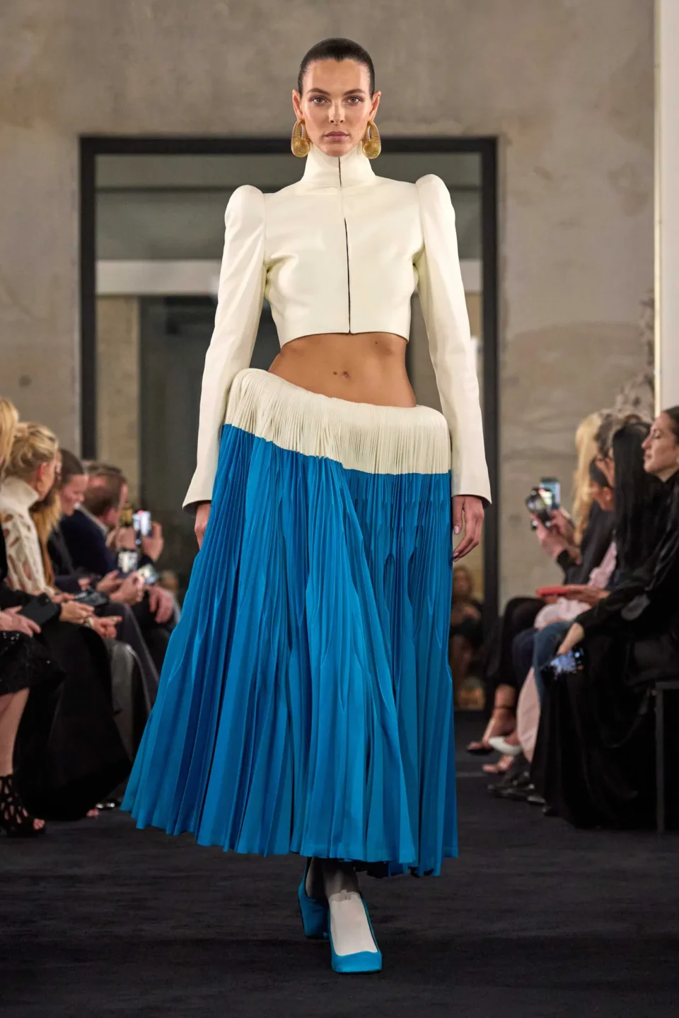 00019-alaia-fall-2025-ready-to-wear-credit-brand