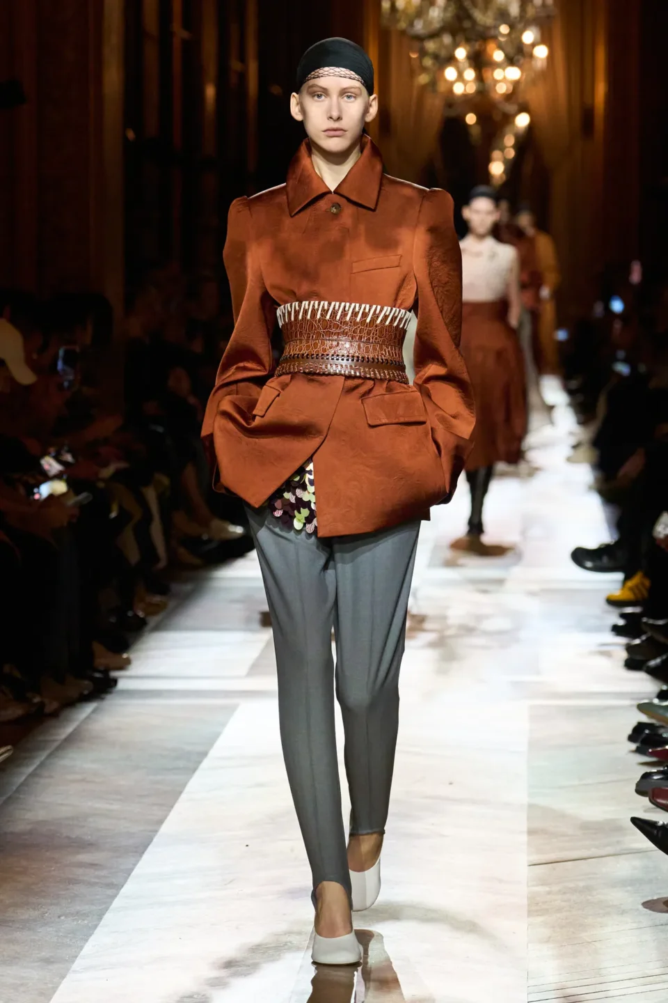 00019-dries-van-noten-fall-2025-ready-to-wear-credit-gorunway