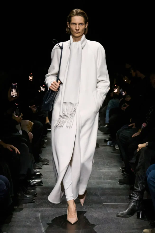 00020-balenciaga-fall-2025-ready-to-wear-credit-gorunway