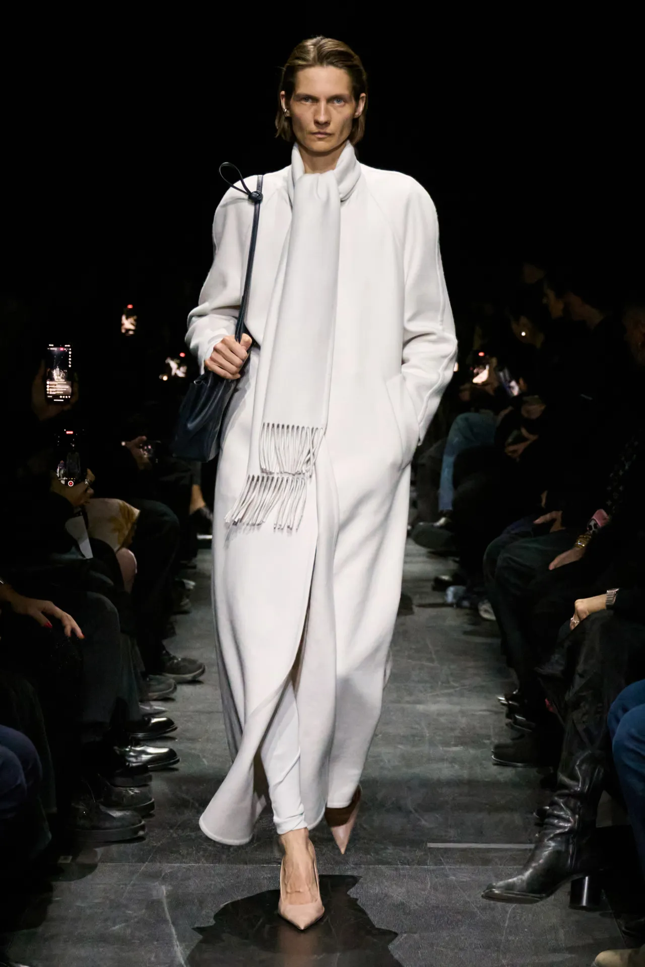 00020-balenciaga-fall-2025-ready-to-wear-credit-gorunway