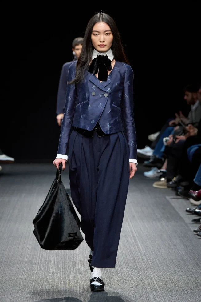 00020-emporio-armani-fall-2025-ready-to-wear-credit-gorunway
