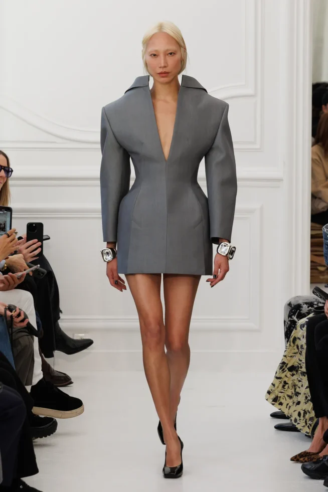 00020-givenchy-fall-2025-ready-to-wear-credit-brand