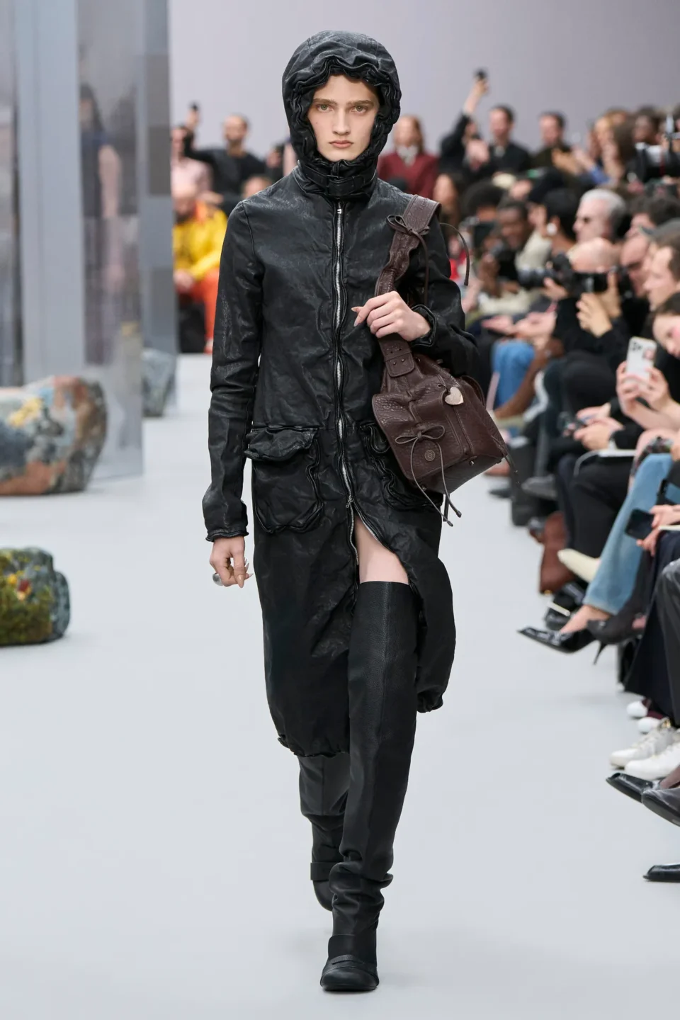 00021-acne-studios-fall-2025-ready-to-wear-credit-gorunway