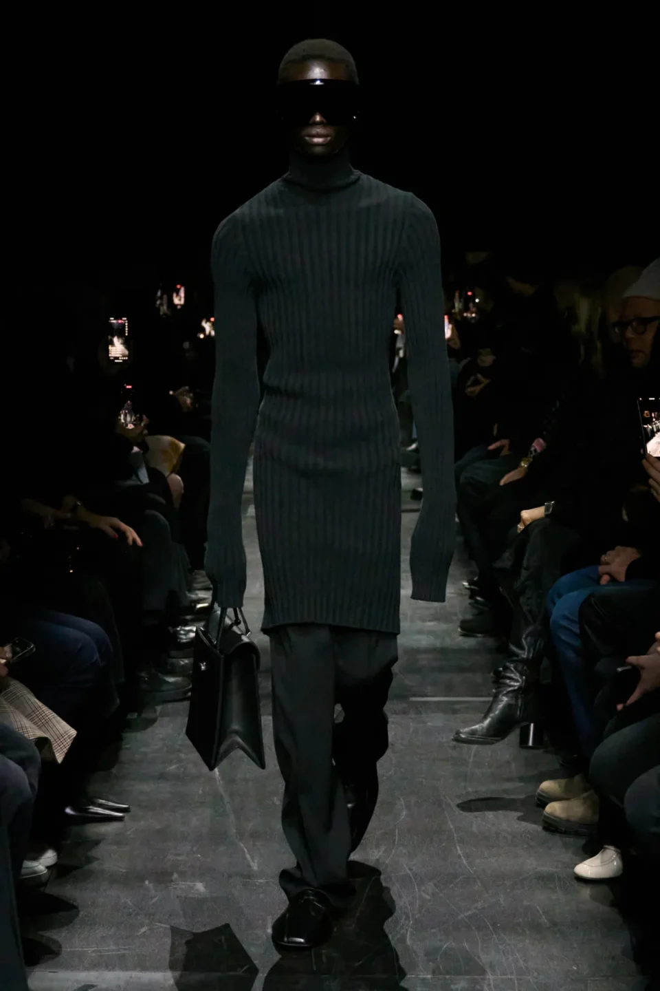 00021-balenciaga-fall-2025-ready-to-wear-credit-gorunway
