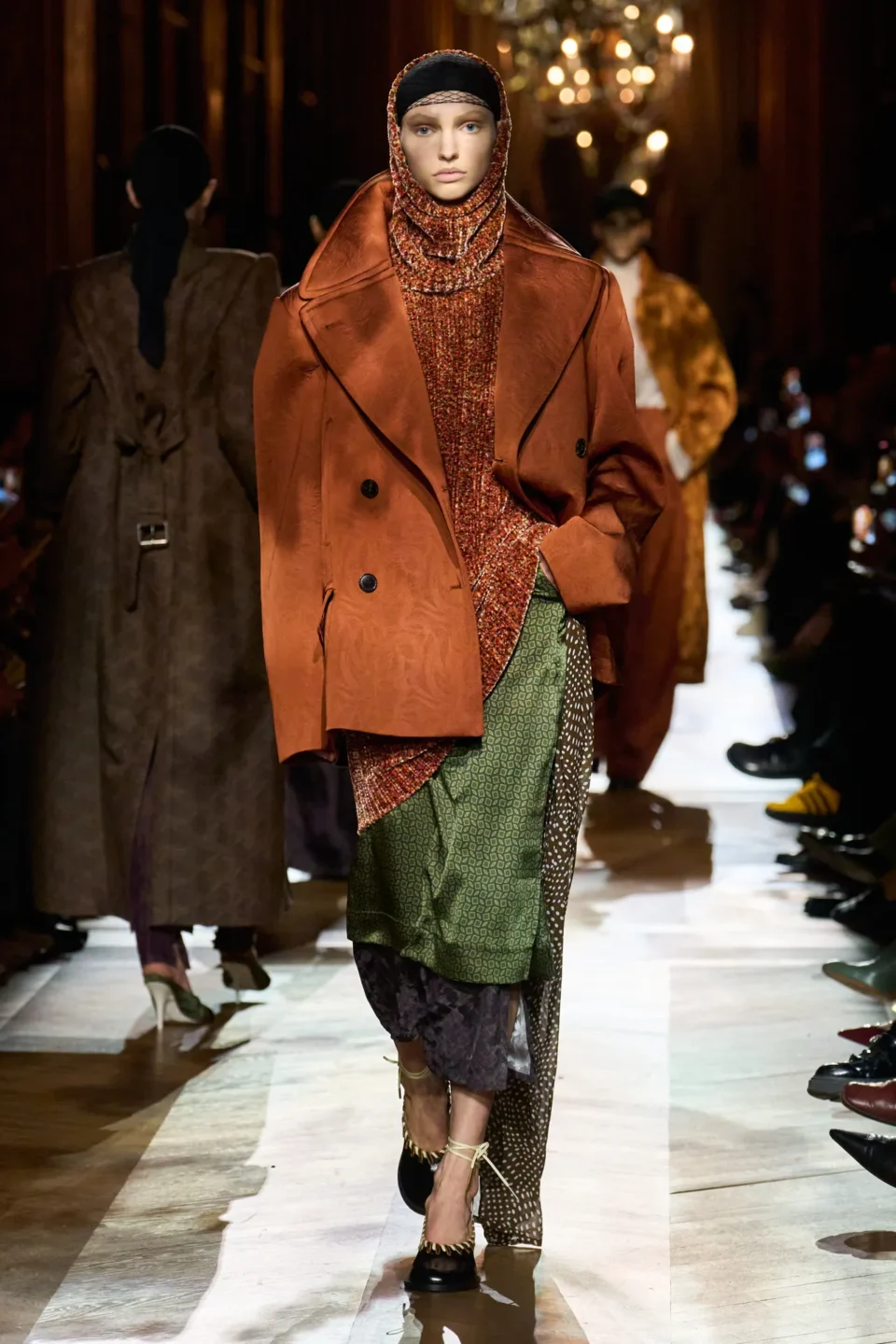 00021-dries-van-noten-fall-2025-ready-to-wear-credit-gorunway