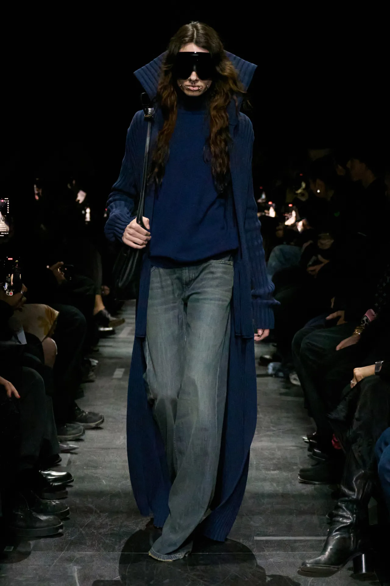 00022-balenciaga-fall-2025-ready-to-wear-credit-gorunway