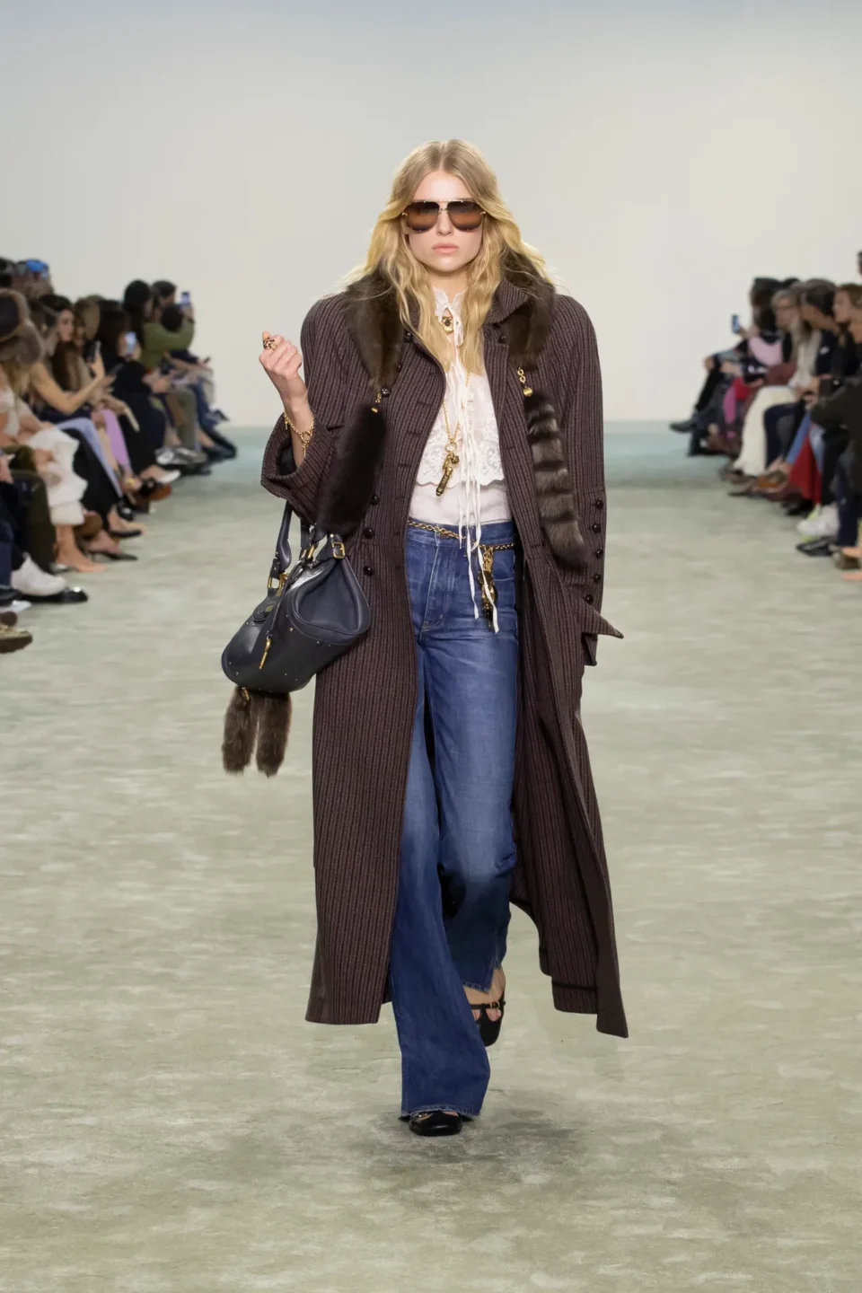 00022-chloe-fall-2025-ready-to-wear-credit-brand
