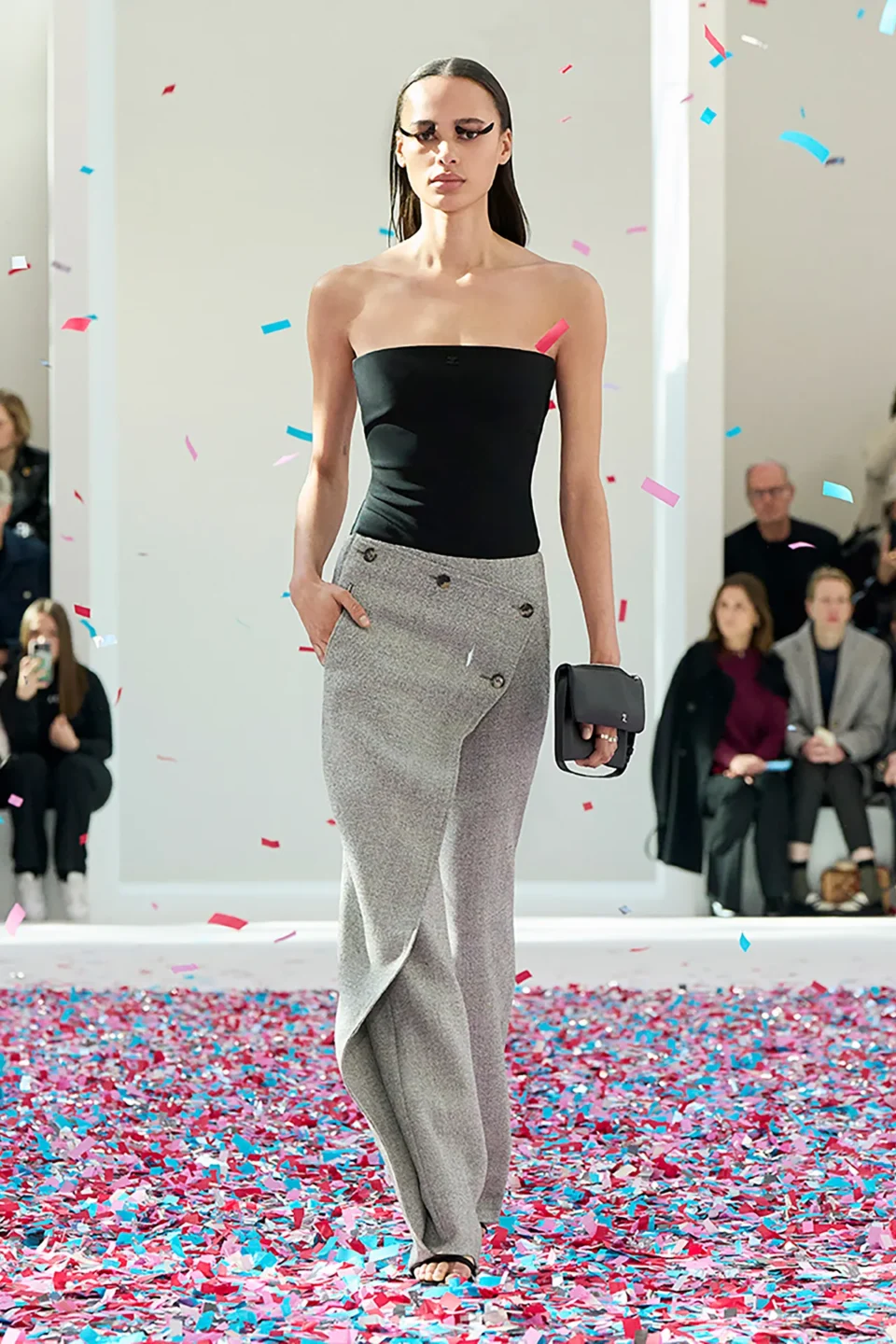 00022-courreges-fall-2025-ready-to-wear-credit-brand