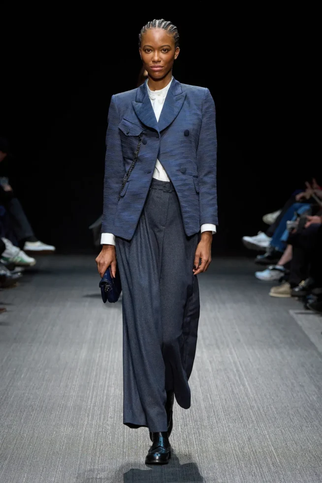 00022-emporio-armani-fall-2025-ready-to-wear-credit-gorunway