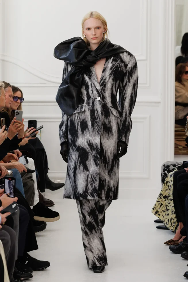 00022-givenchy-fall-2025-ready-to-wear-credit-brand