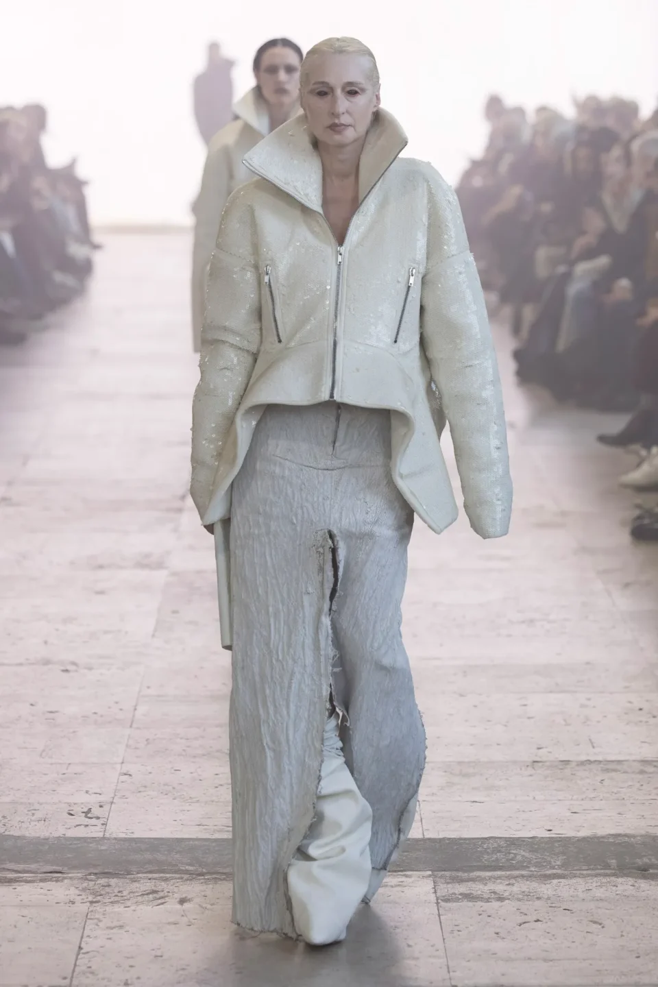 00022-rick-owens-fall-2025-ready-to-wear-credit-brand
