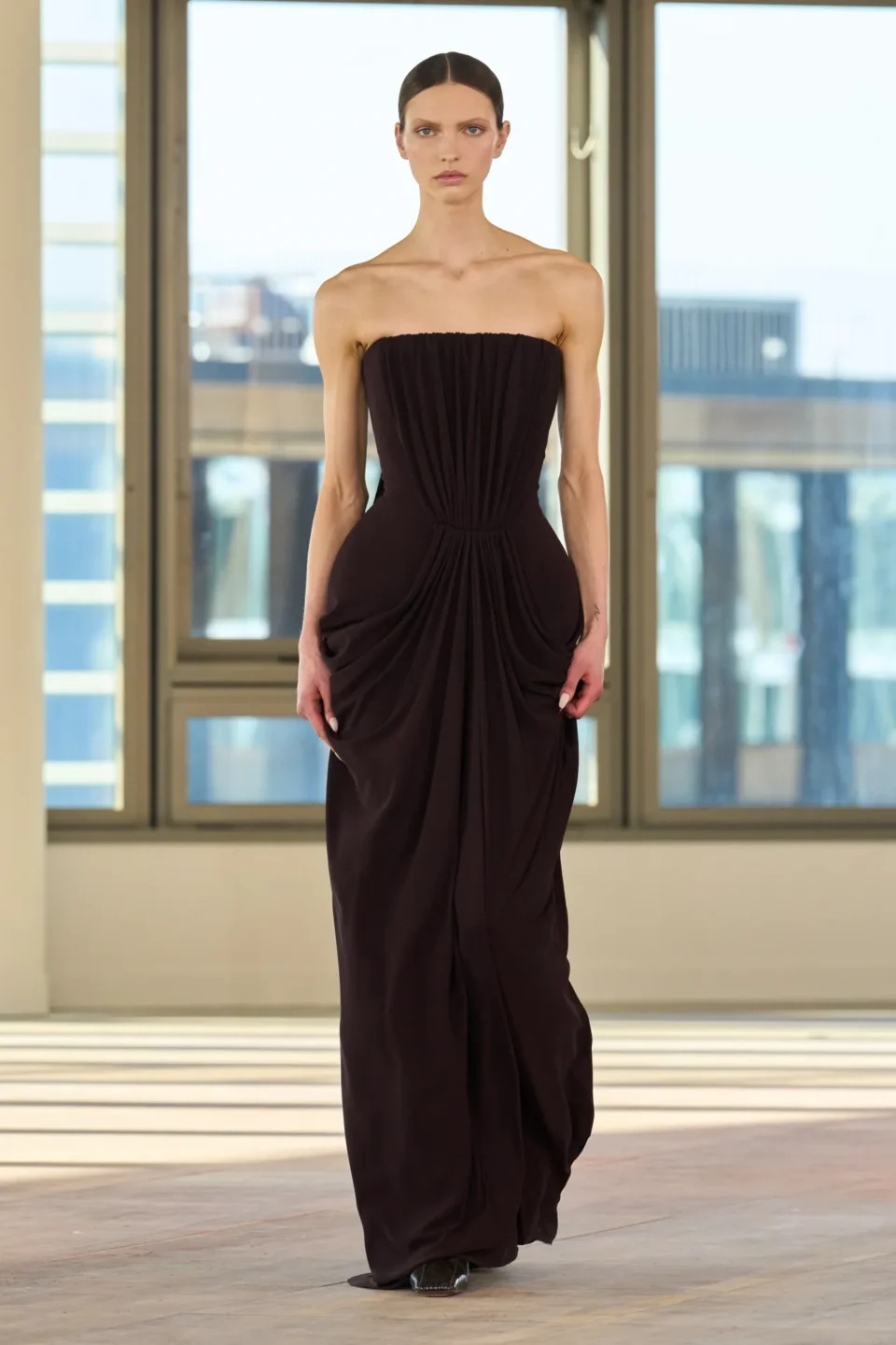 00022-stella-mccartney-fall-2025-ready-to-wear-credit-gorunway