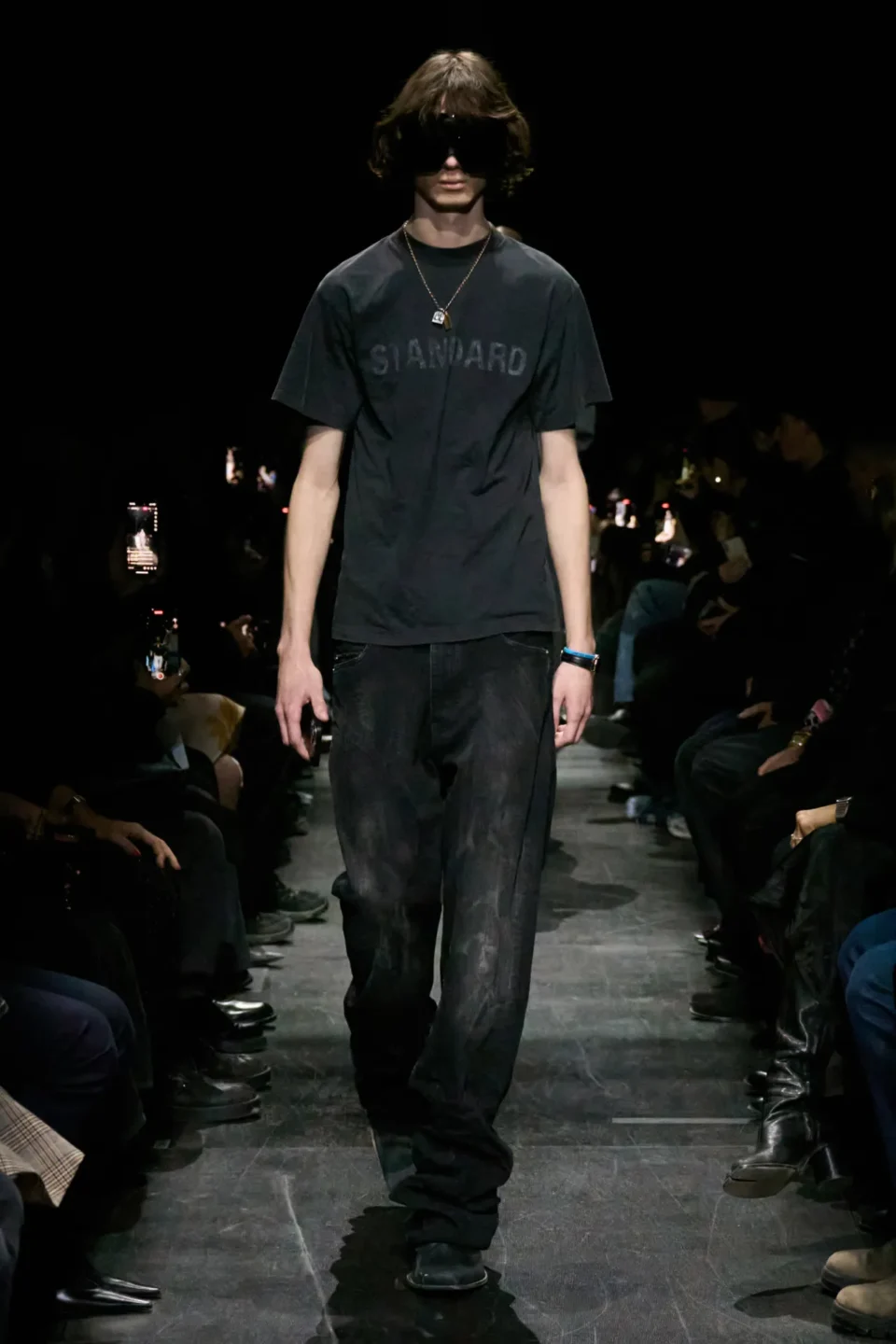 00023-balenciaga-fall-2025-ready-to-wear-credit-gorunway