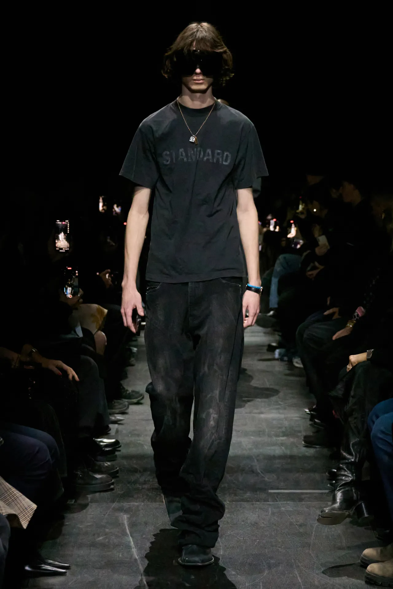 00023-balenciaga-fall-2025-ready-to-wear-credit-gorunway