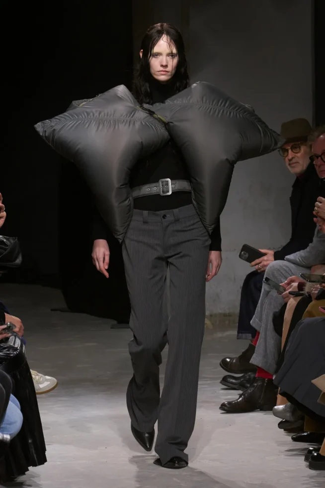 00023-junya-watanabe-fall-2025-ready-to-wear-credit-gorunway