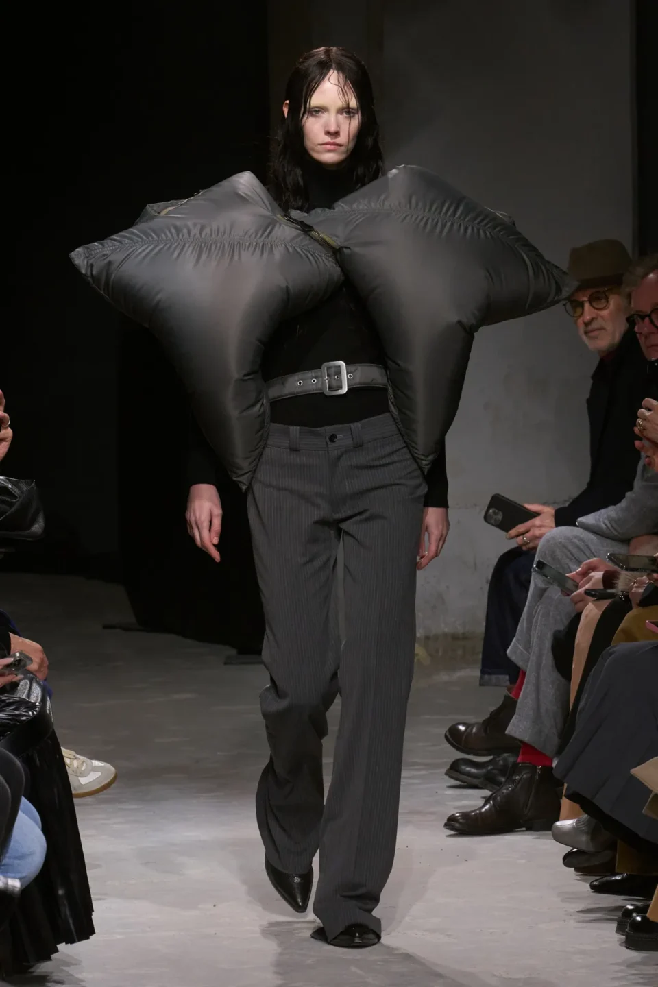 00023-junya-watanabe-fall-2025-ready-to-wear-credit-gorunway