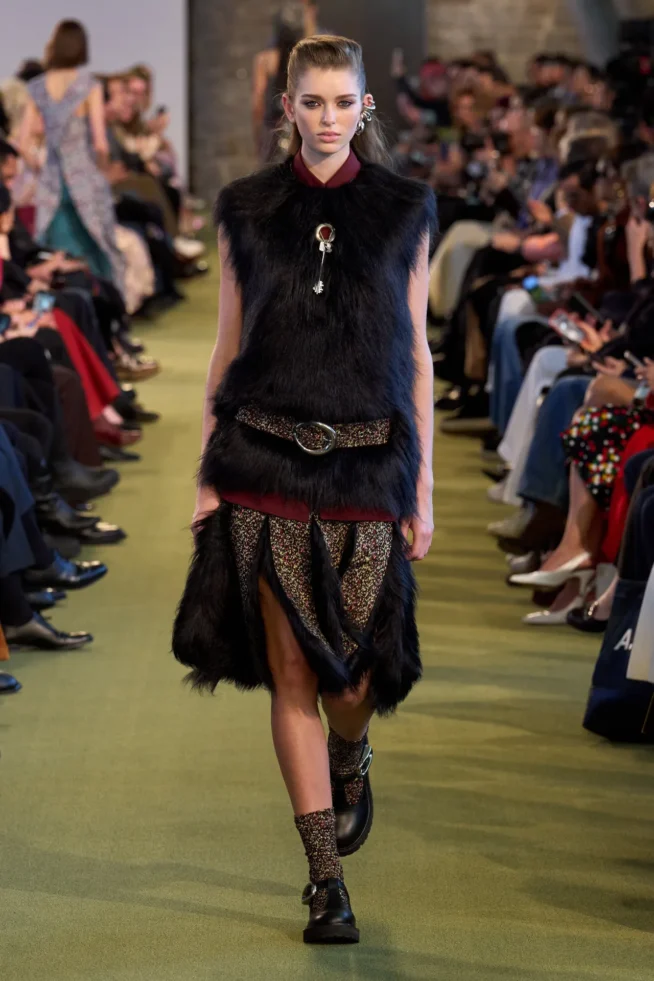 00023-rabanne-fall-2025-ready-to-wear-credit-gorunway