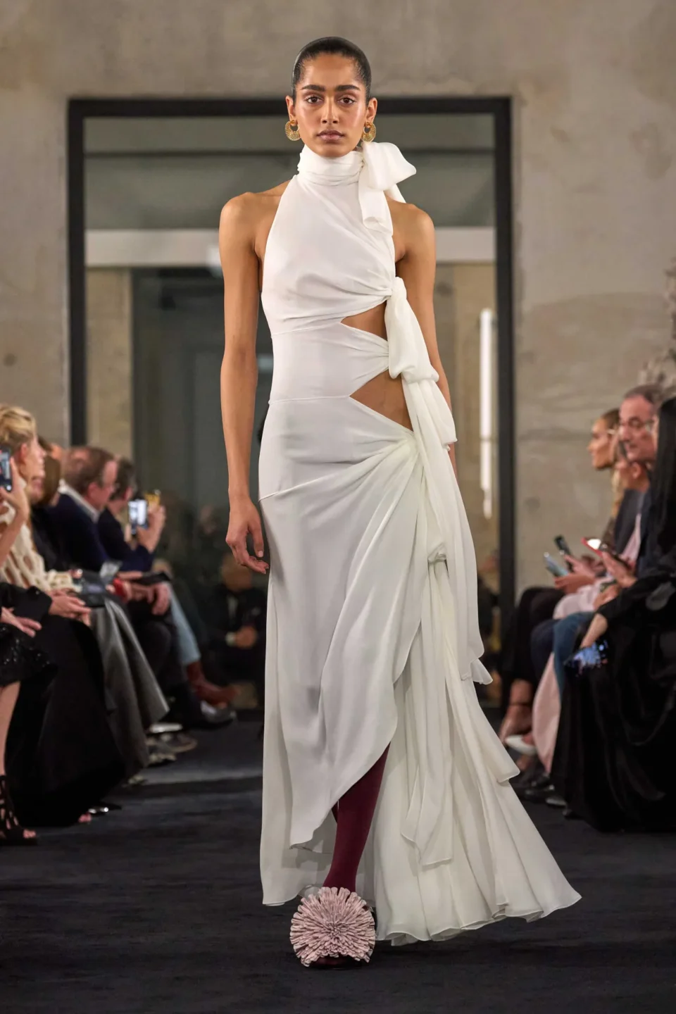 00024-alaia-fall-2025-ready-to-wear-credit-brand
