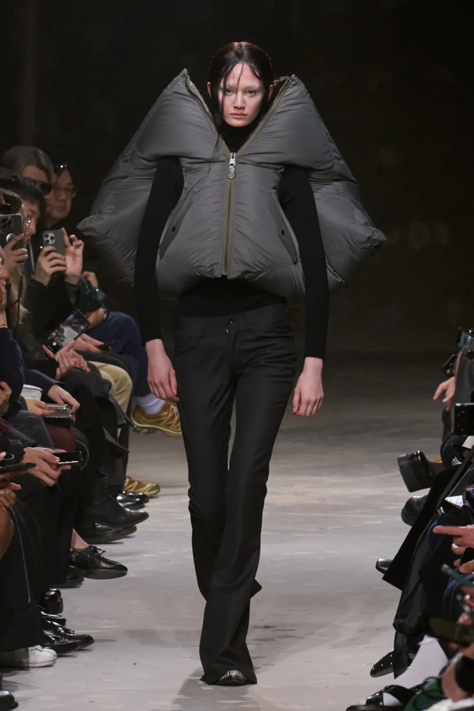 00024-junya-watanabe-fall-2025-ready-to-wear-credit-gorunway