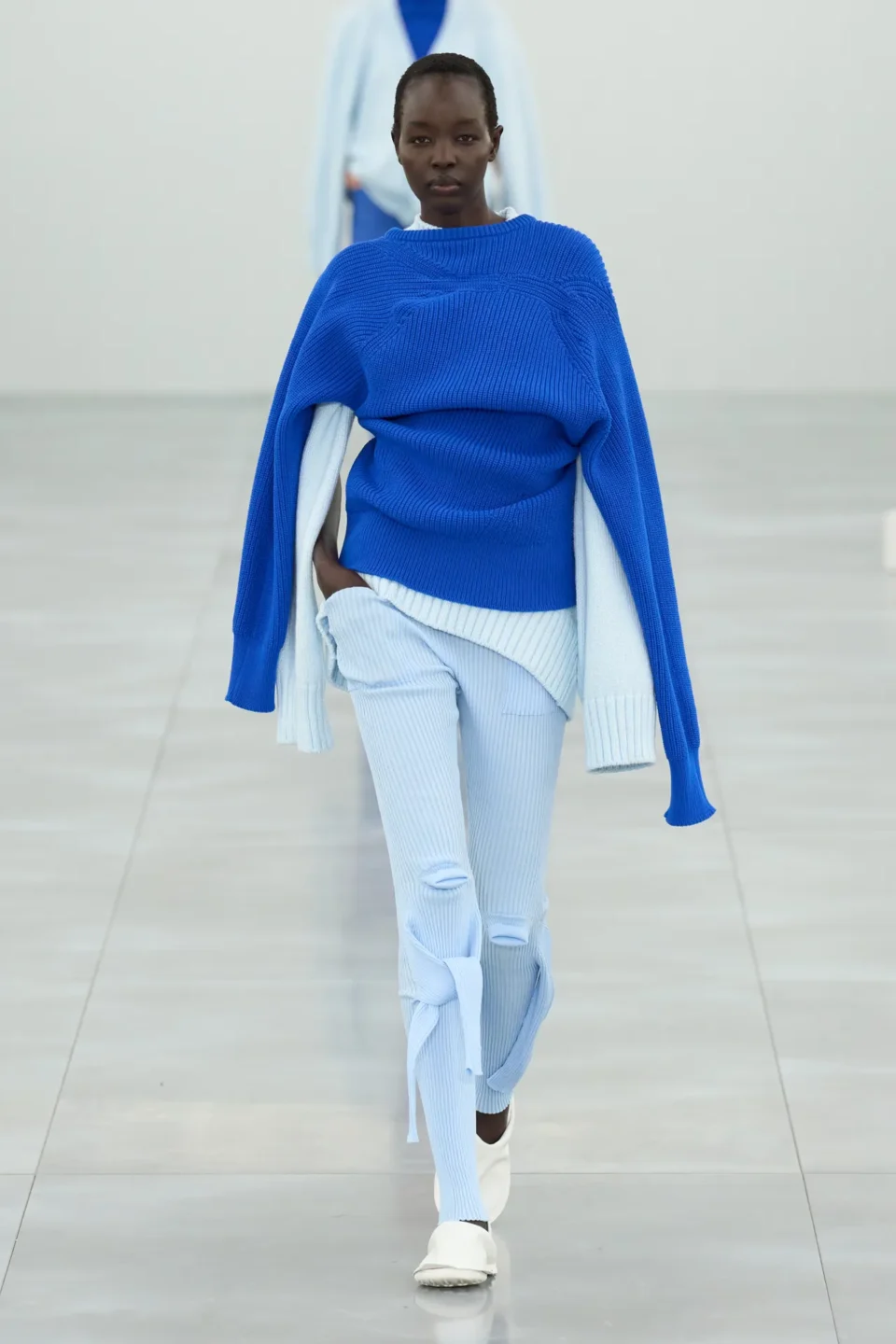 00025-issey-miyake-fall-2025-ready-to-wear-credit-gorunway