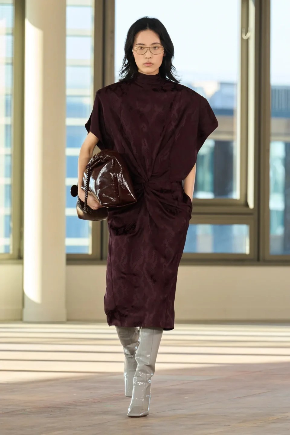 00025-stella-mccartney-fall-2025-ready-to-wear-credit-gorunway