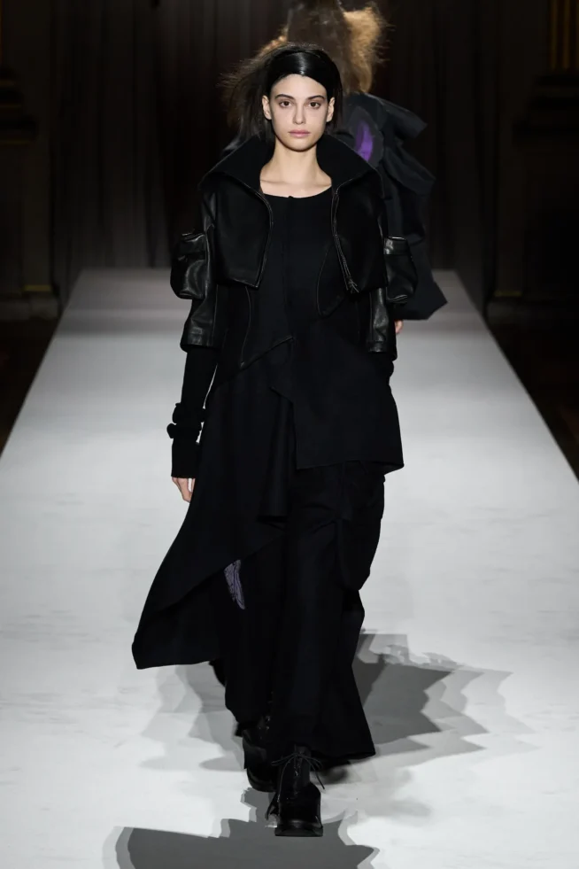 00025-yohji-yamamoto-fall-2025-ready-to-wear-credit-gorunway