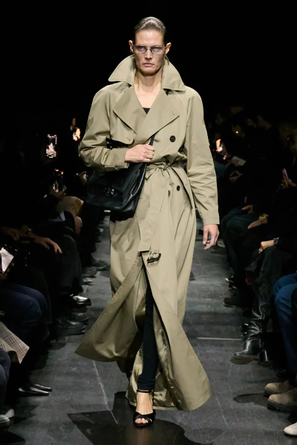 00026-balenciaga-fall-2025-ready-to-wear-credit-gorunway
