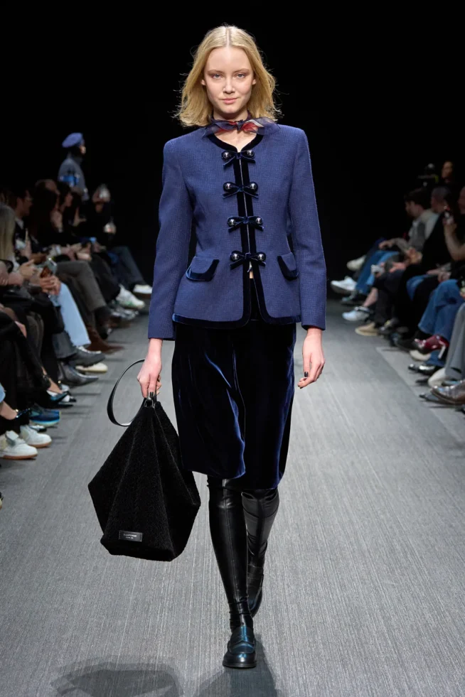 00026-emporio-armani-fall-2025-ready-to-wear-credit-gorunway
