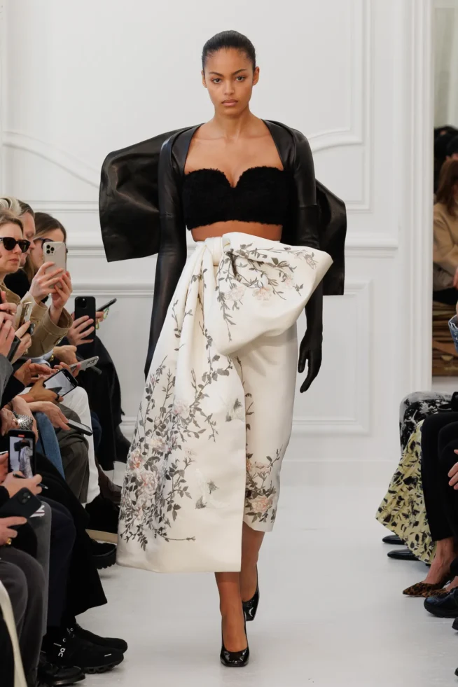 00026-givenchy-fall-2025-ready-to-wear-credit-brand