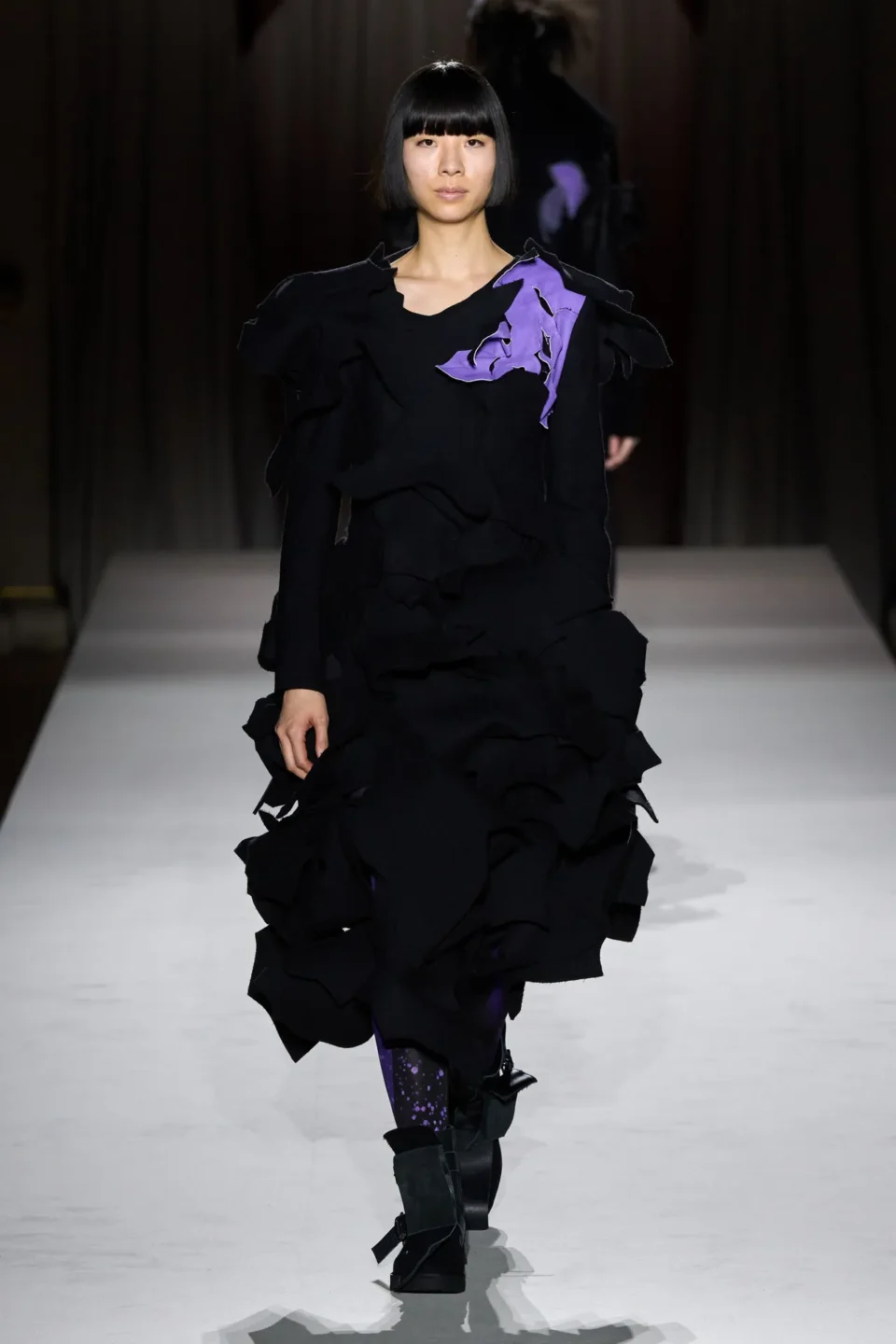 00026-yohji-yamamoto-fall-2025-ready-to-wear-credit-gorunway