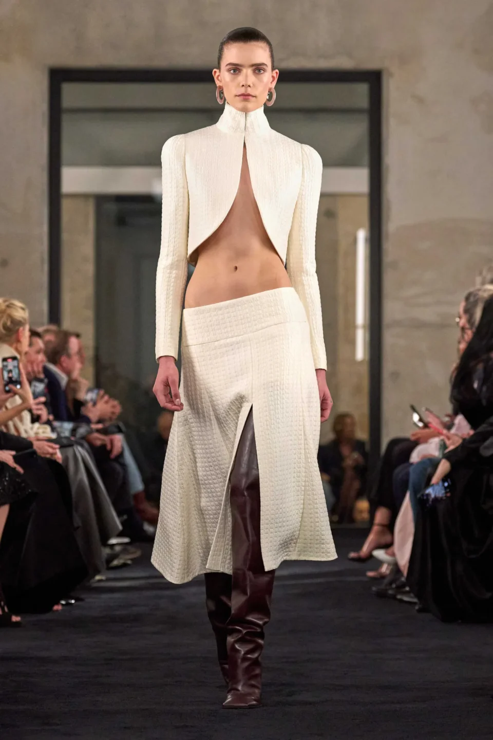 00027-alaia-fall-2025-ready-to-wear-credit-brand
