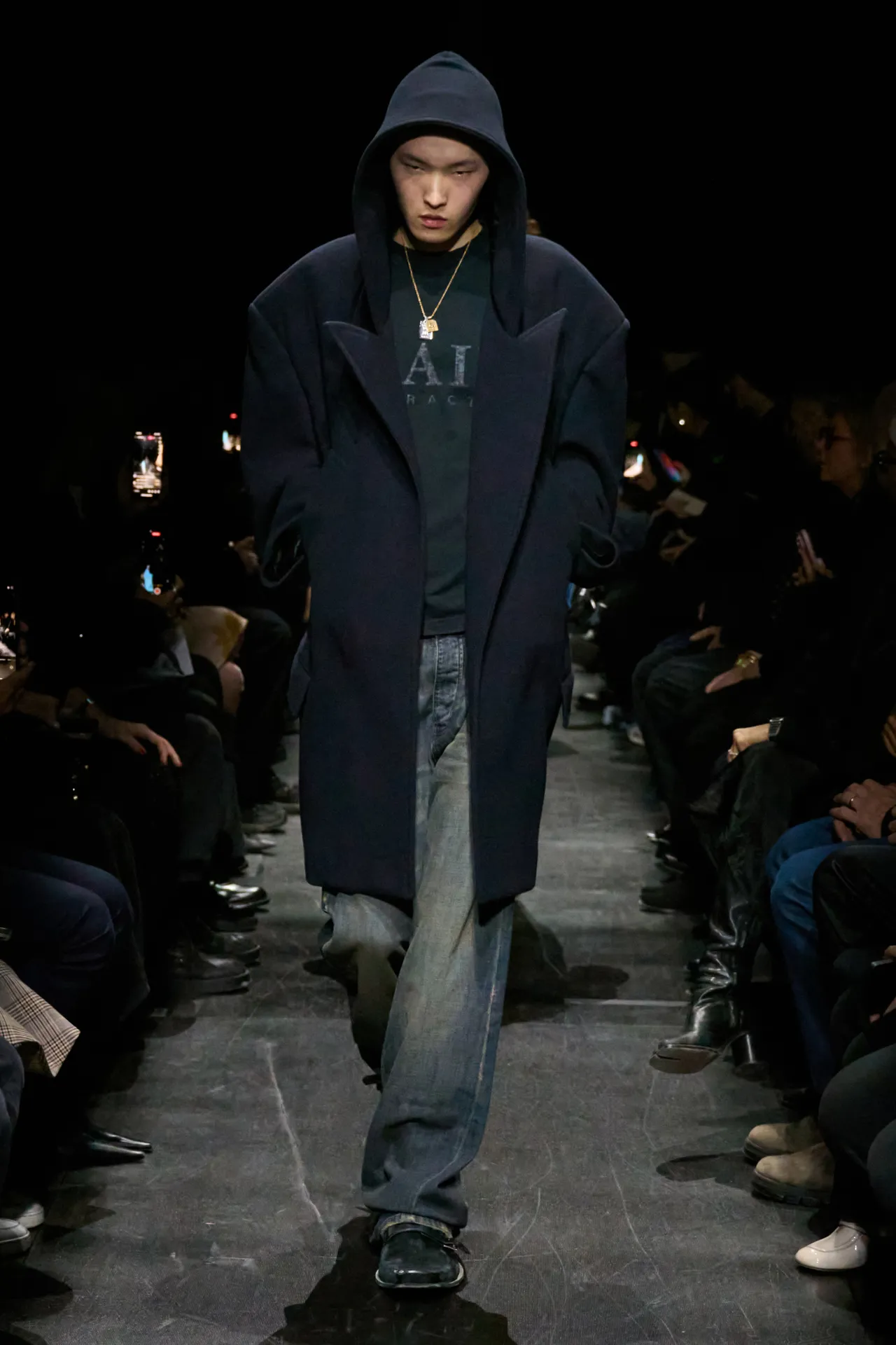 00027-balenciaga-fall-2025-ready-to-wear-credit-gorunway