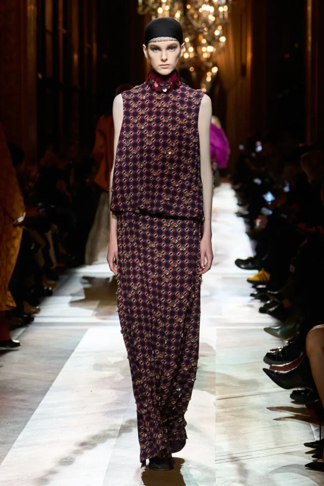 00027-dries-van-noten-fall-2025-ready-to-wear-credit-gorunway