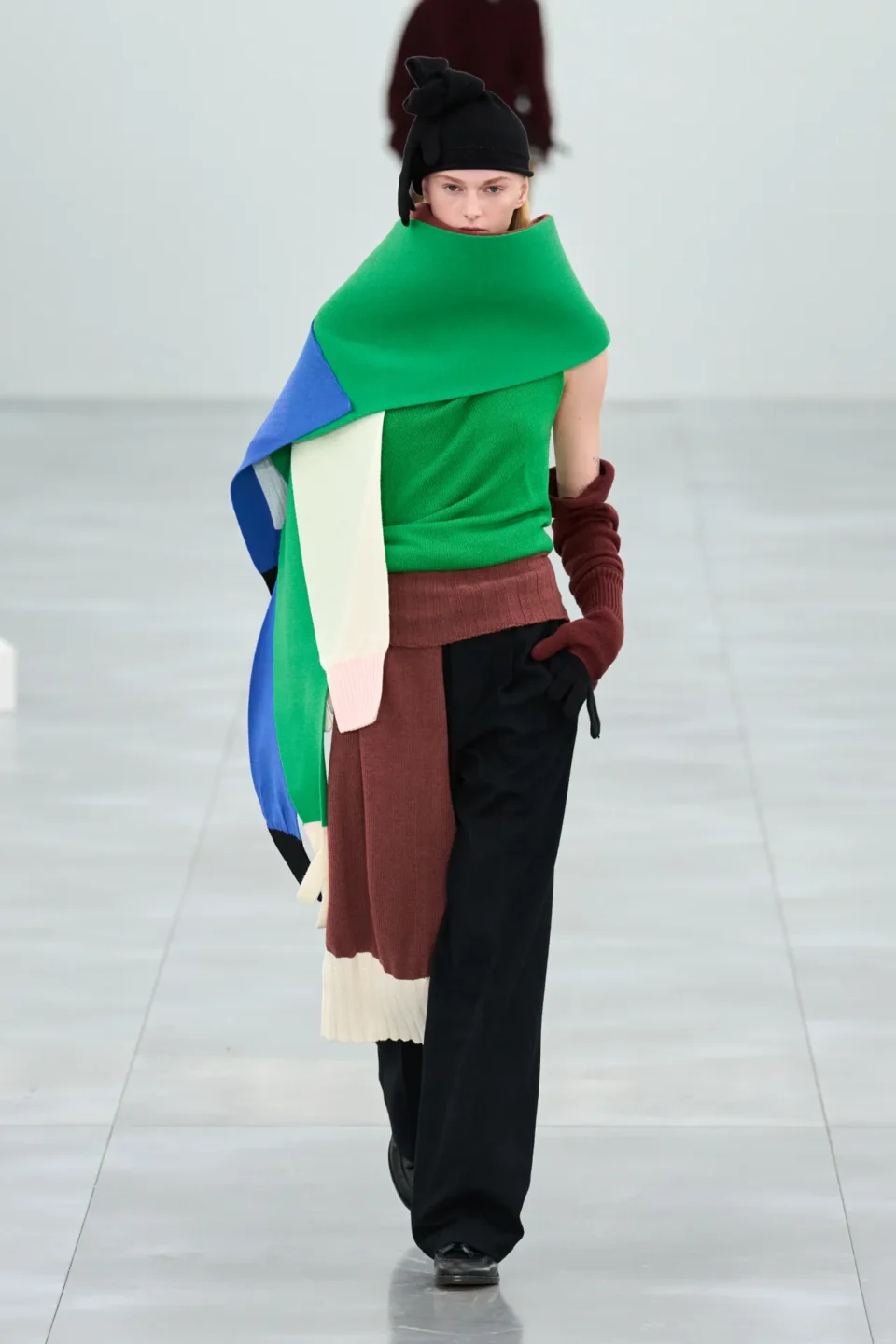 00027-issey-miyake-fall-2025-ready-to-wear-credit-gorunway