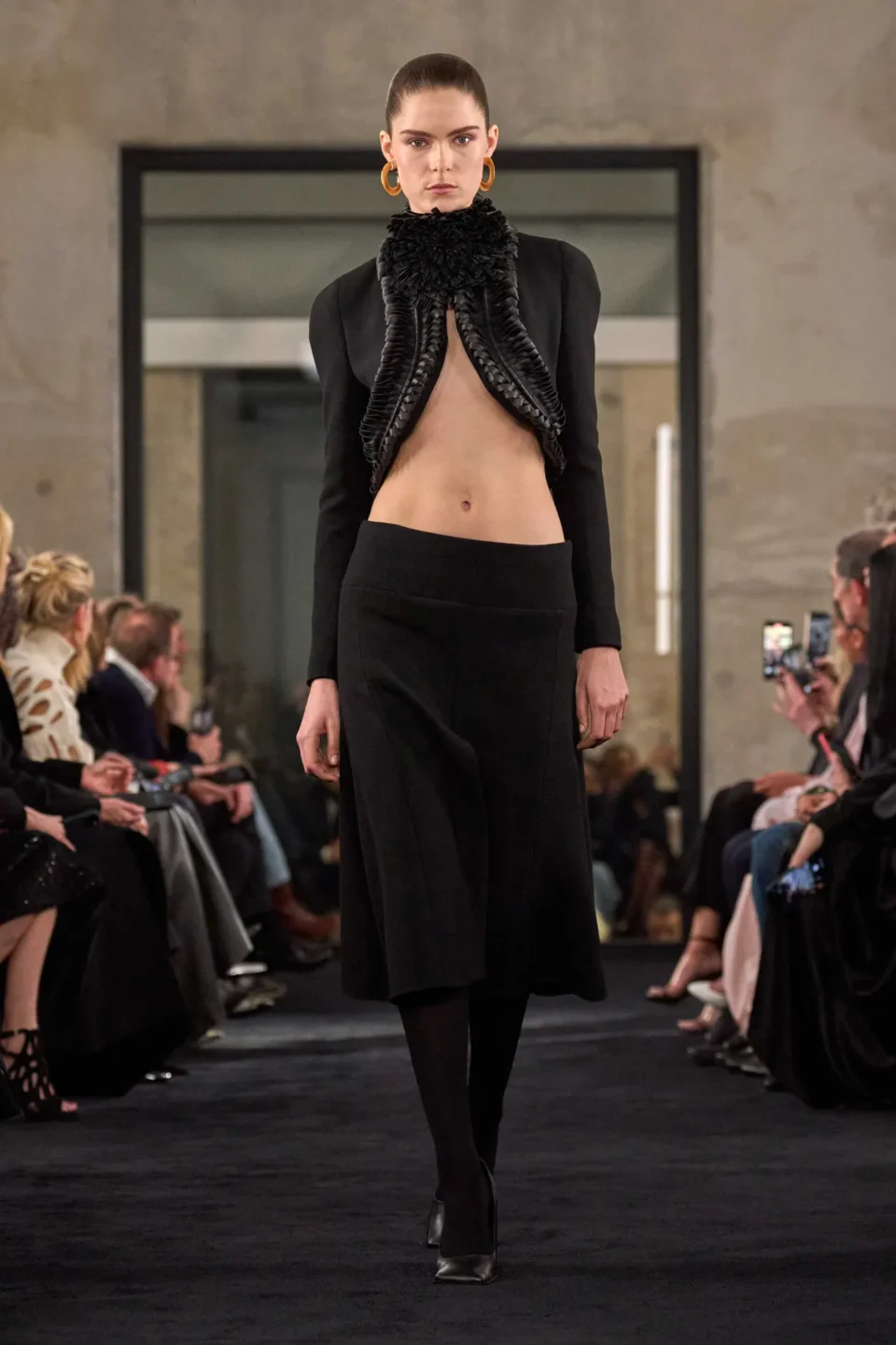 00028-alaia-fall-2025-ready-to-wear-credit-brand