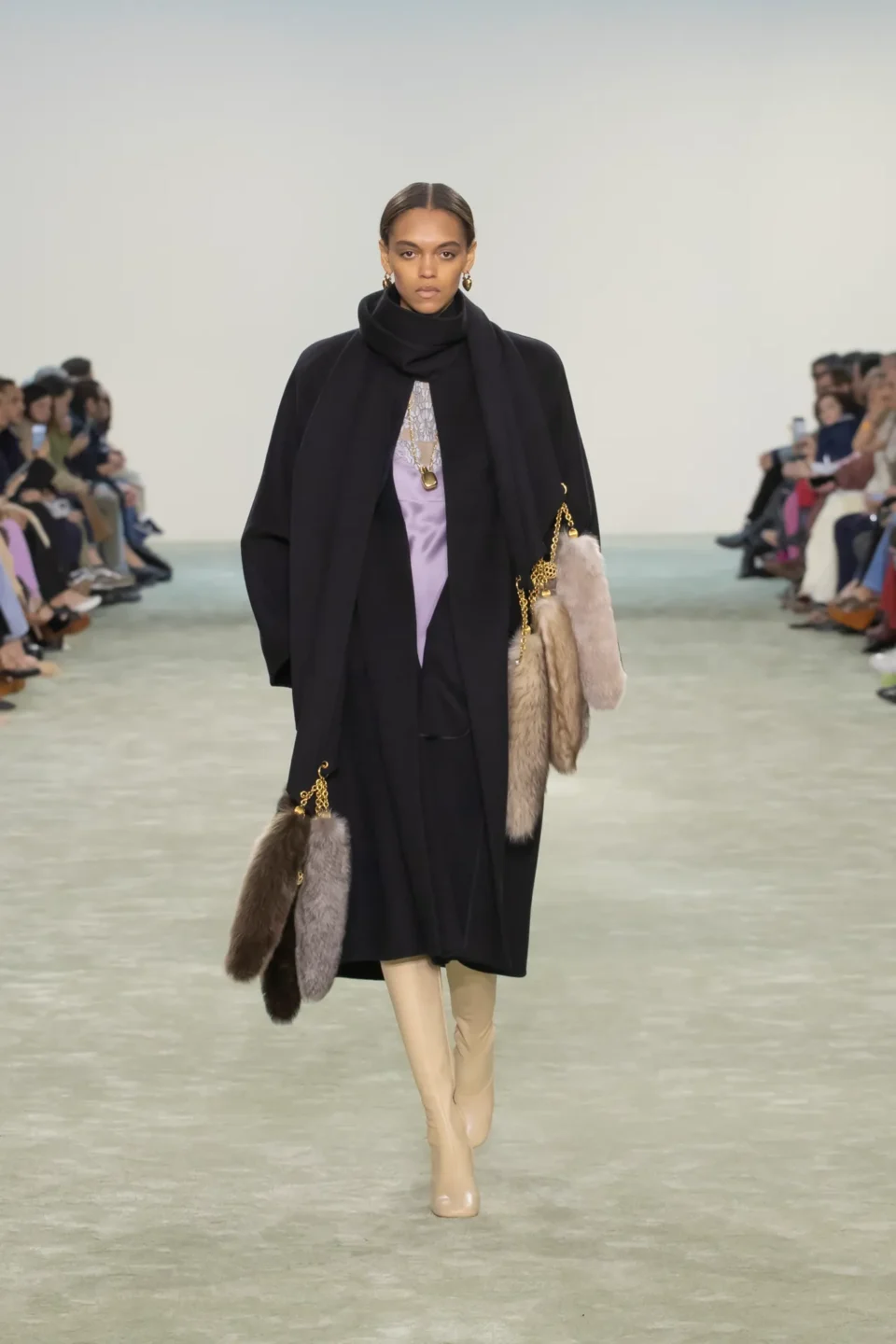 00028-chloe-fall-2025-ready-to-wear-credit-brand