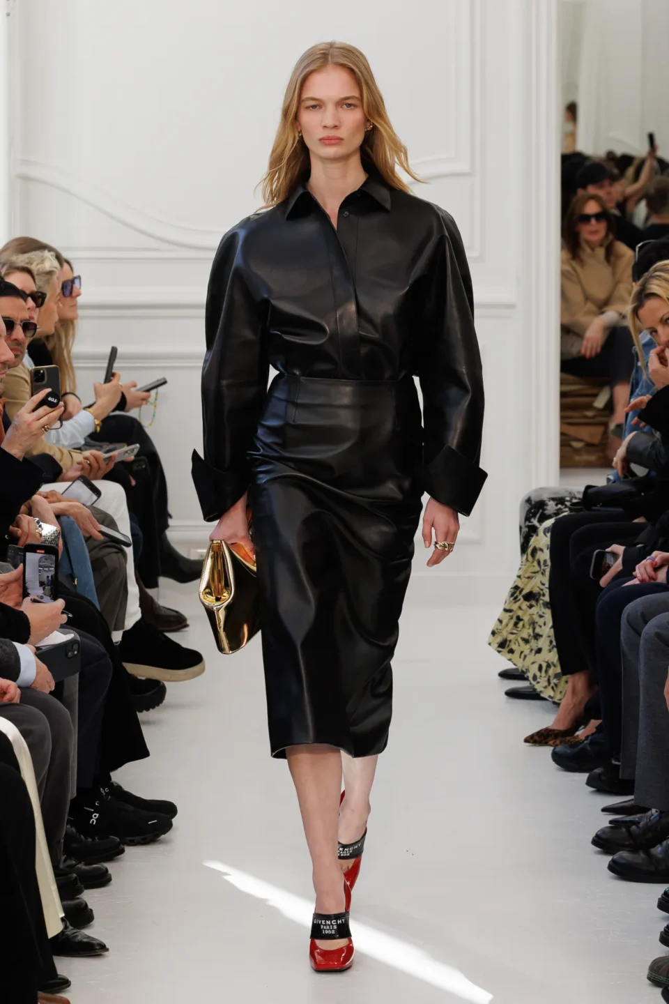 00028-givenchy-fall-2025-ready-to-wear-credit-brand