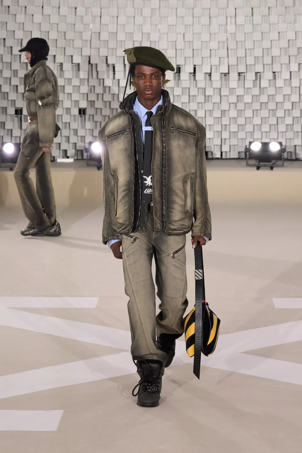 00028-off-white-fall-2025-ready-to-wear-credit-gorunway