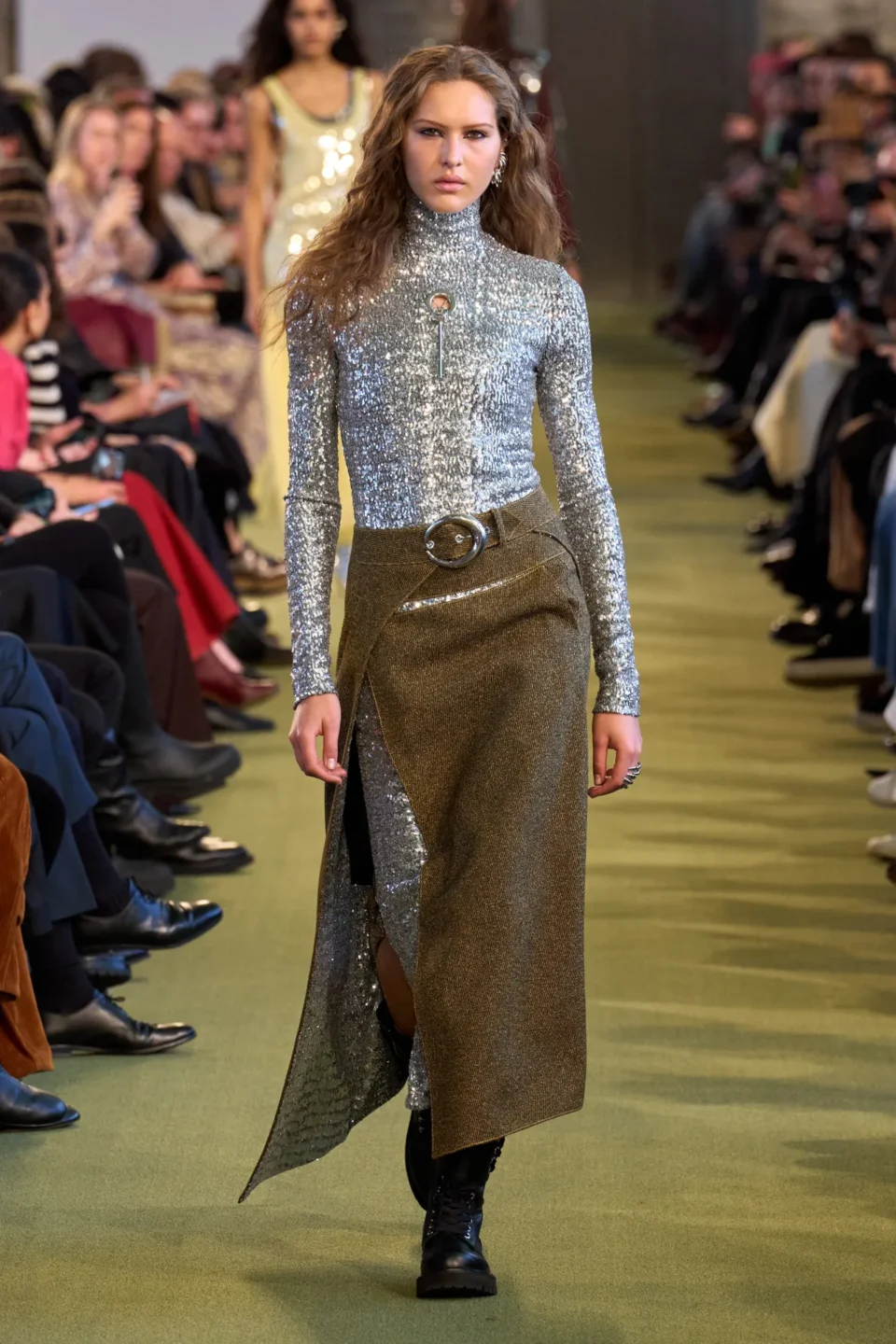 00028-rabanne-fall-2025-ready-to-wear-credit-gorunway