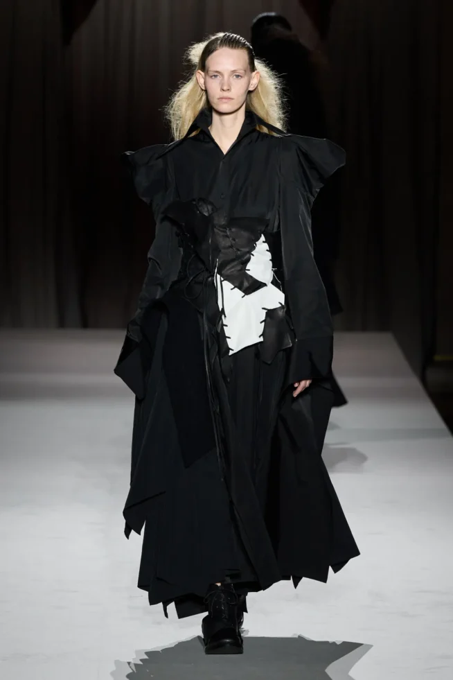00028-yohji-yamamoto-fall-2025-ready-to-wear-credit-gorunway