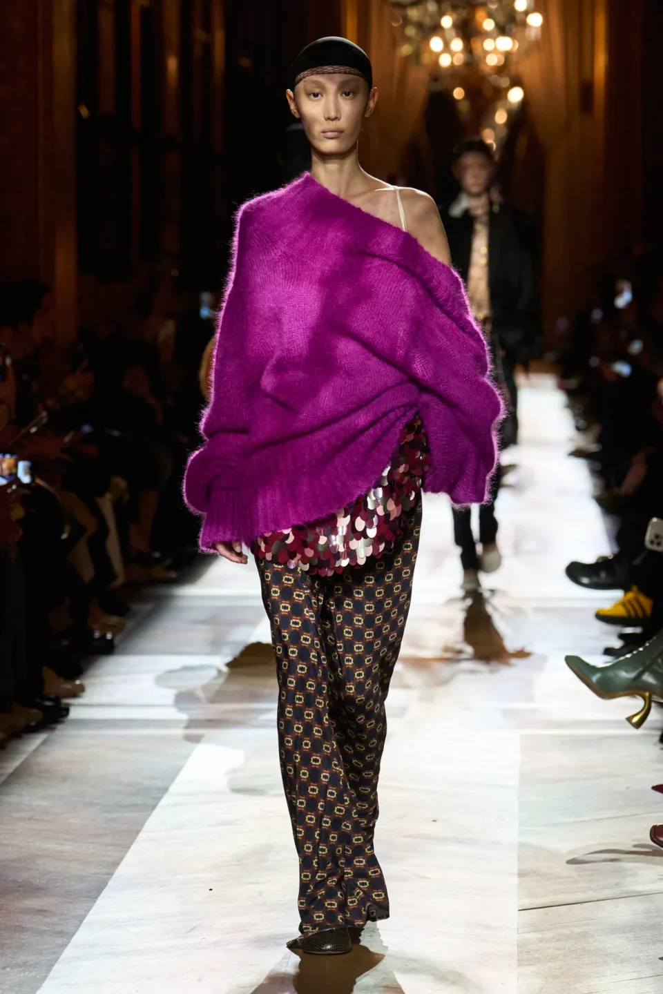 00029-dries-van-noten-fall-2025-ready-to-wear-credit-gorunway