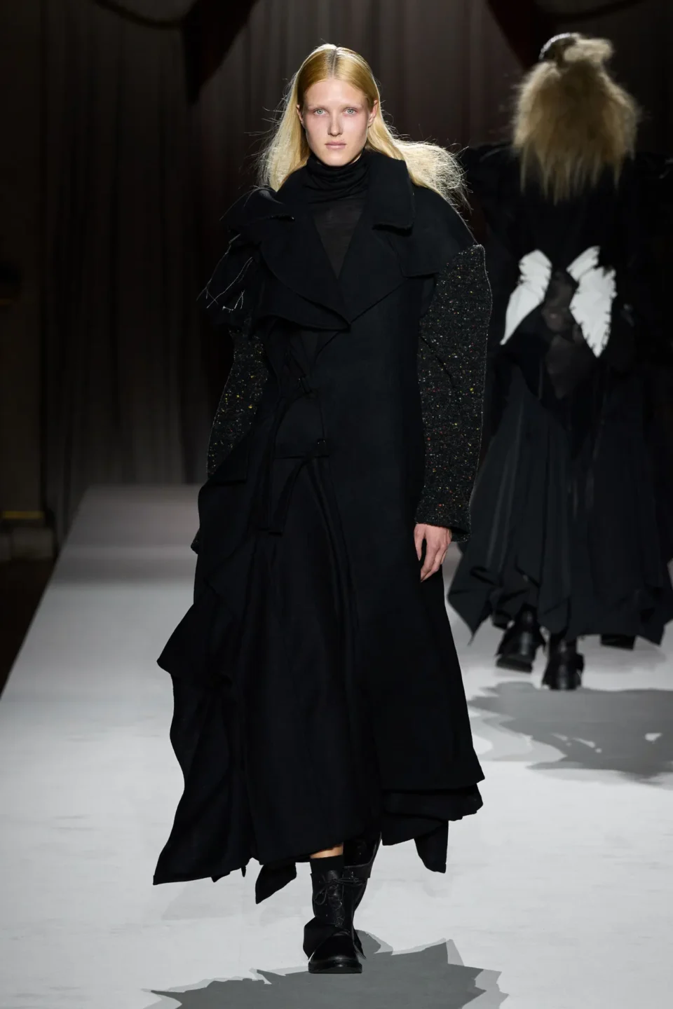00029-yohji-yamamoto-fall-2025-ready-to-wear-credit-gorunway