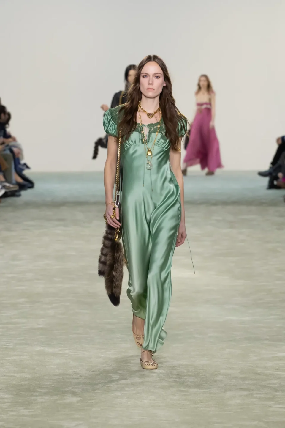 00030-chloe-fall-2025-ready-to-wear-credit-brand