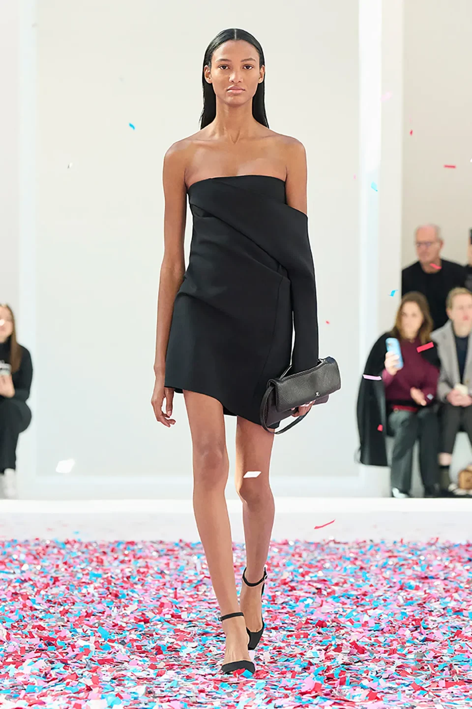 00030-courreges-fall-2025-ready-to-wear-credit-brand