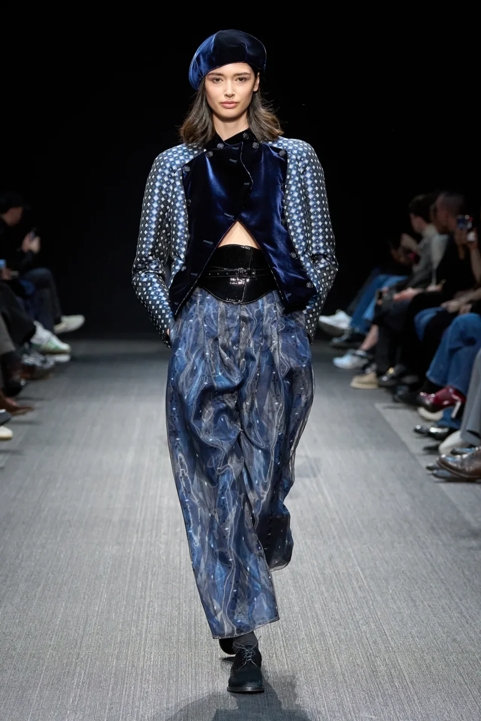 00030-emporio-armani-fall-2025-ready-to-wear-credit-gorunway