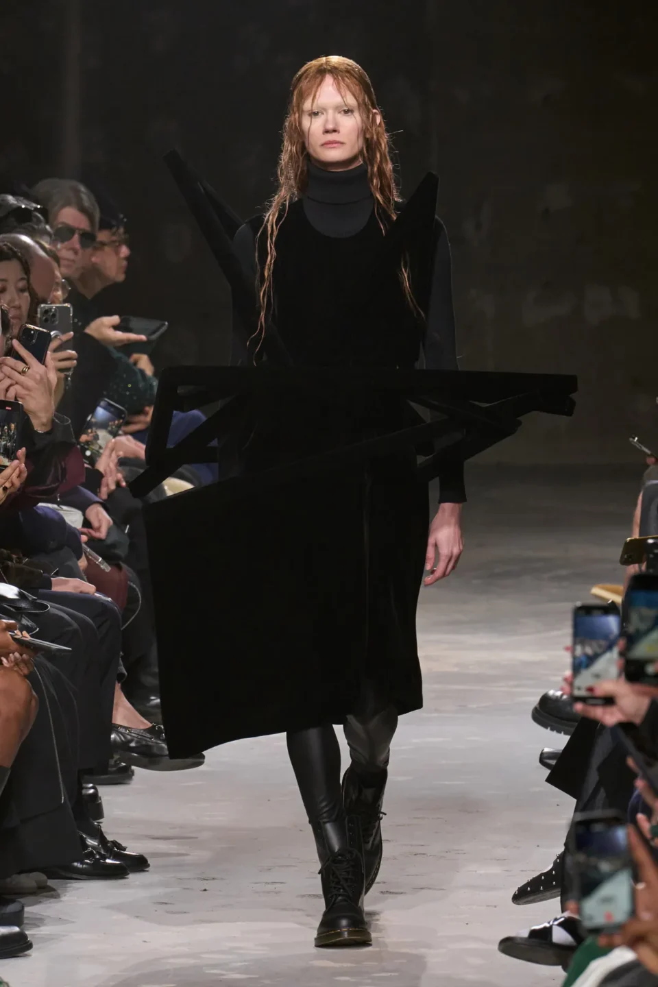 00030-junya-watanabe-fall-2025-ready-to-wear-credit-gorunway
