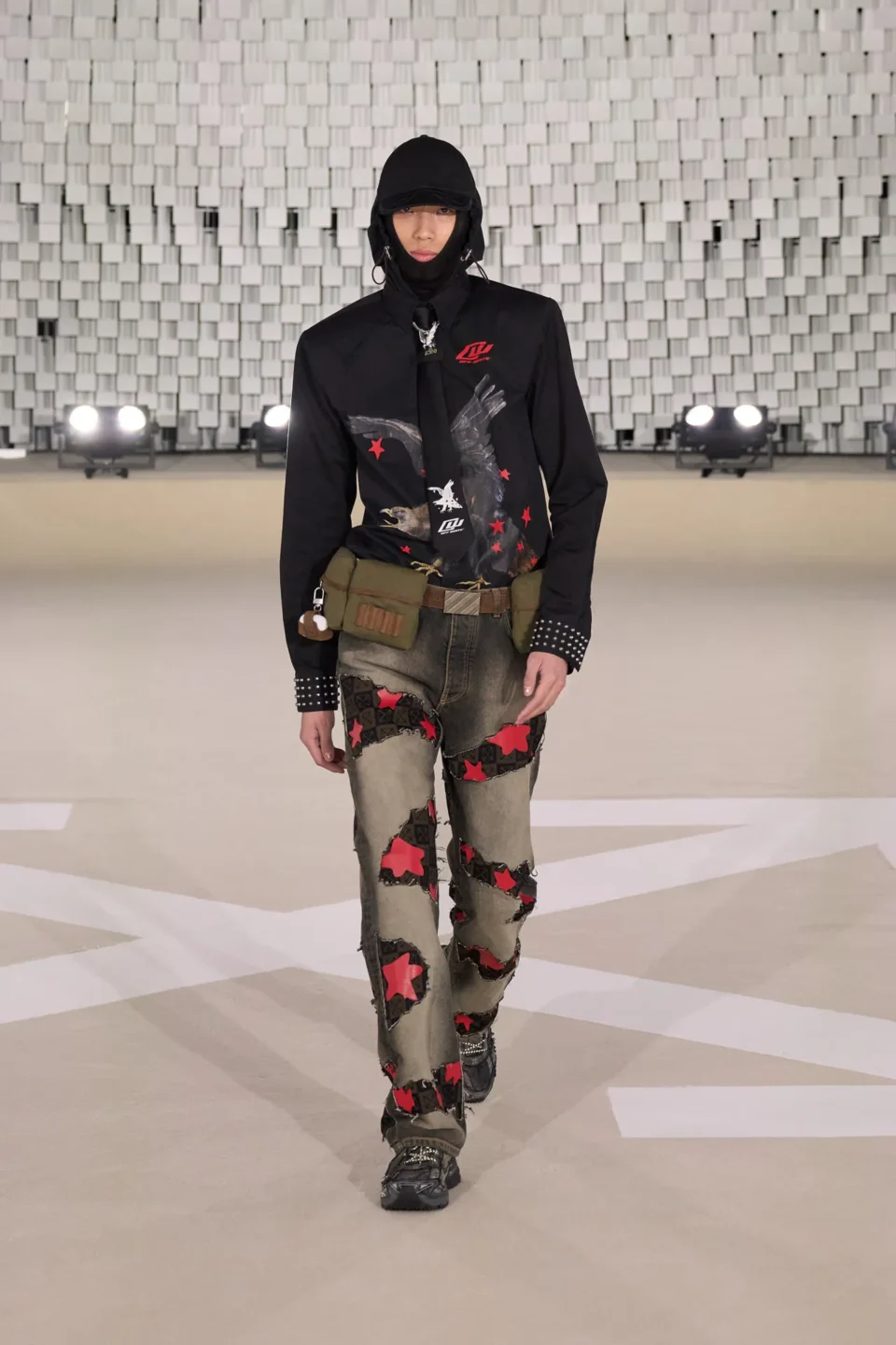 00030-off-white-fall-2025-ready-to-wear-credit-gorunway