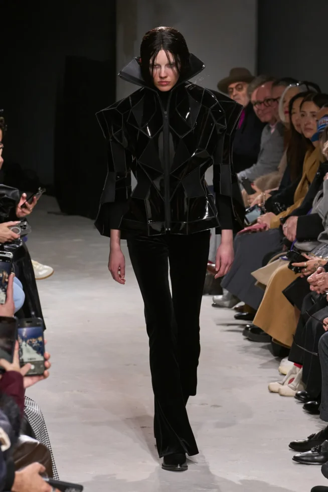 00031-junya-watanabe-fall-2025-ready-to-wear-credit-gorunway