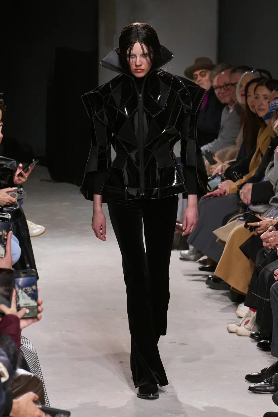 00031-junya-watanabe-fall-2025-ready-to-wear-credit-gorunway