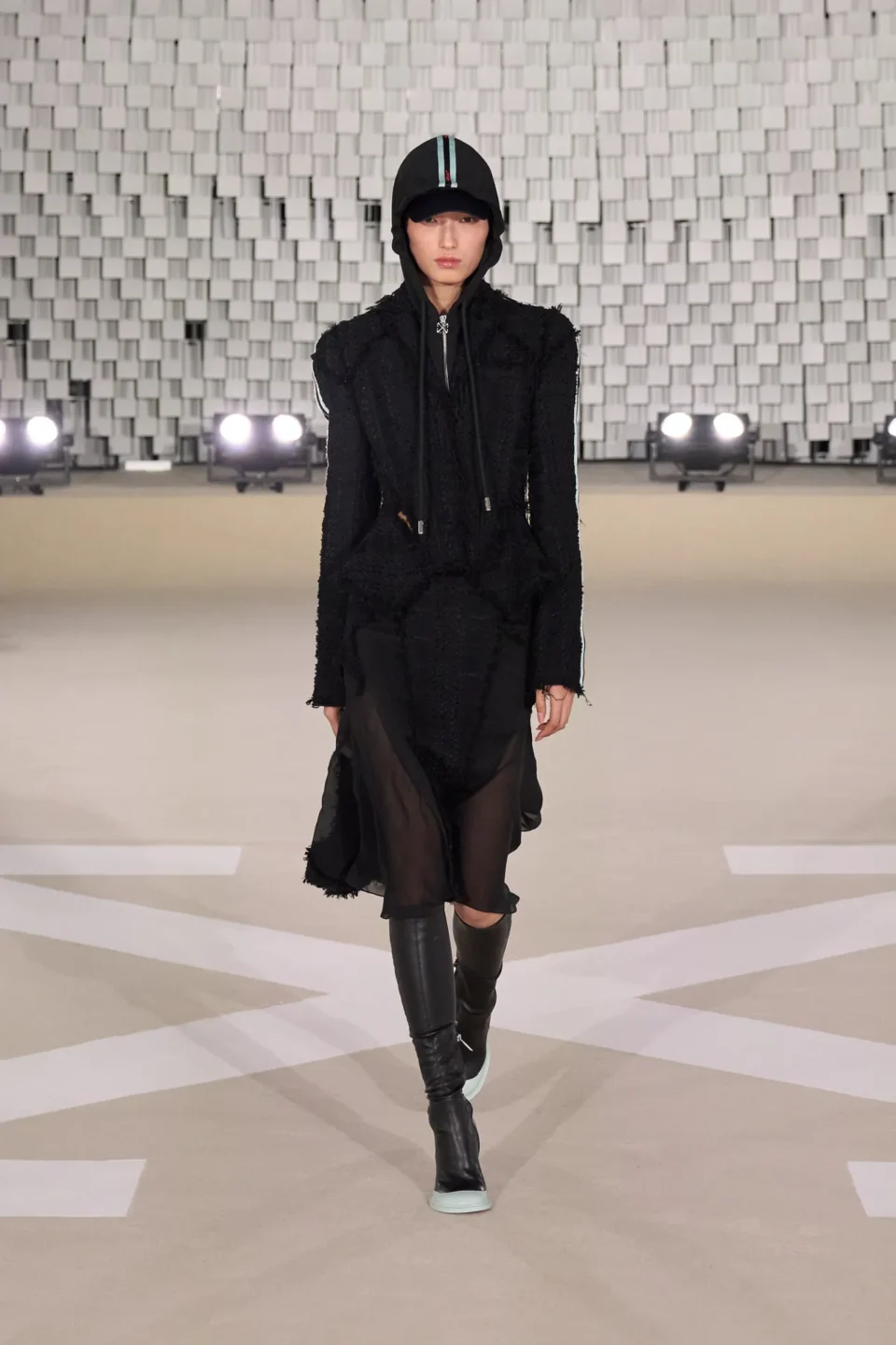 00031-off-white-fall-2025-ready-to-wear-credit-gorunway